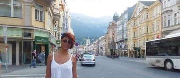 Les salopes (bra-less)