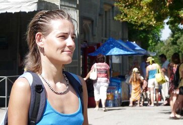 Les salopes (bra-less)