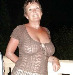 Les salopes (bra-less)