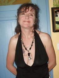 Les salopes (bra-less)