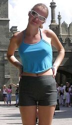 Les salopes (bra-less)