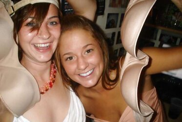 Les salopes (bra-less)