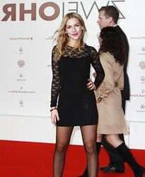 Julia Dietze mega bevy