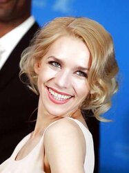 Julia Dietze mega bevy