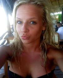 Steamy super-sexy facebook teenagers