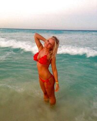 Steamy super-sexy facebook teenagers