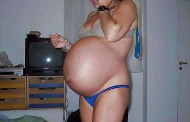 Tres gros ventre enceinte