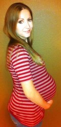 Tres gros ventre enceinte
