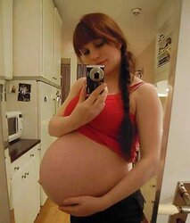 Tres gros ventre enceinte