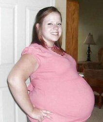 Tres gros ventre enceinte