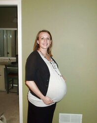 Tres gros ventre enceinte