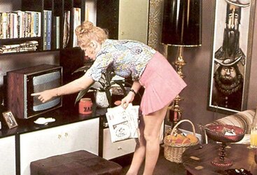 SH Retro ladie plowed by GINORMOUS John Holmes