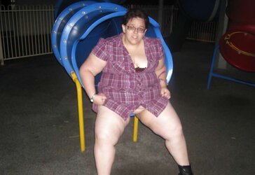 Big Bi-Atch In Public Places