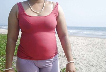 Buxom indian aunty
