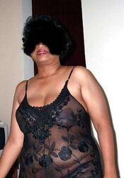 Buxom indian aunty