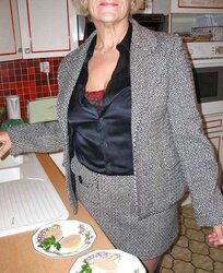 Mature Hottie - Annick