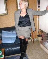 Mature Hottie - Annick