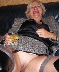 Mature Hottie - Annick