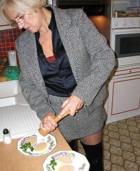 Mature Hottie - Annick