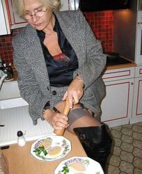 Mature Hottie - Annick
