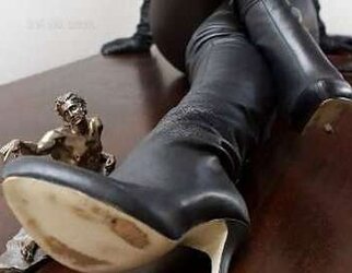 Ballbusting High-Heeled Shoes