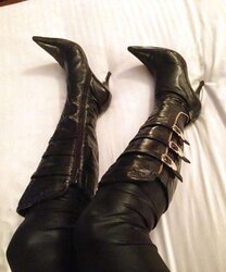 Ballbusting High-Heeled Shoes