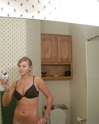 Inexperienced Gal Andi