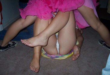 Fledgling Upskirt Erotica five By twistedworlds