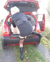 Mature Hottie - Annick