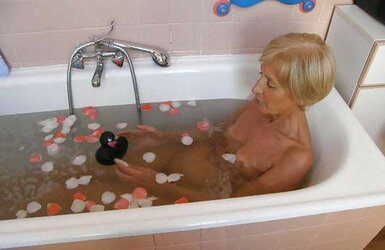 Francoise la bourge mature et salope