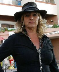 Ma 1er tante,my very first aunt coment stiff