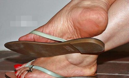Mature crimson soles