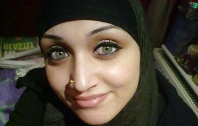 Non-porno Arab gal, with or sans hijab II