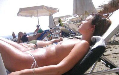 Inexperienced Bra-Less