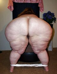 Ample culo mom