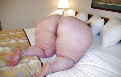 Ample culo mom