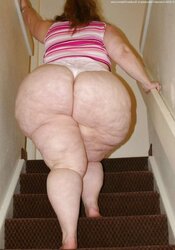 Ample culo mom