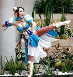 Cosplay damsels