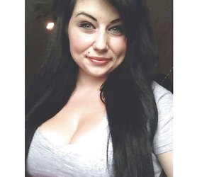 Buxom Bootylicious Emo Teenager ( four comments)