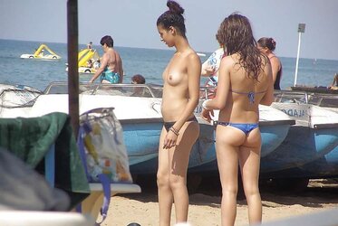 Playas Bathing Suits Tangas Braless Fotos