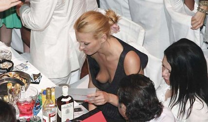 More Downblouse