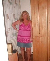 Scorching HouseWife Heidi