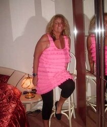 Scorching HouseWife Heidi