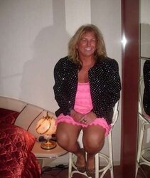 Scorching HouseWife Heidi