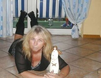 Scorching HouseWife Heidi