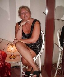 Scorching HouseWife Heidi