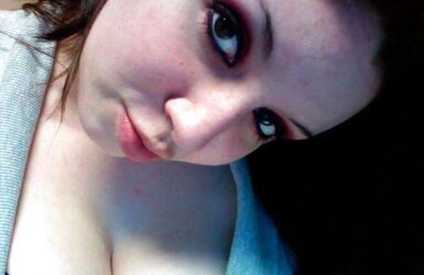 Buxom Inexperienced Emo Damsel