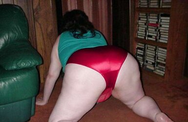Hooter-Sling and undies