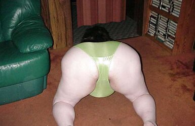 Hooter-Sling and undies