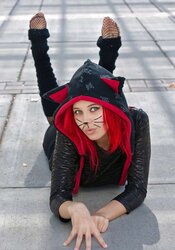 Crimson Hair, Soles Naked